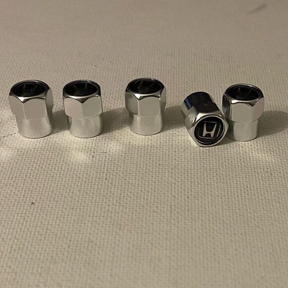 Honda Logo valve Stem caps in Silver set of 5 NWT - Picture 3 of 4